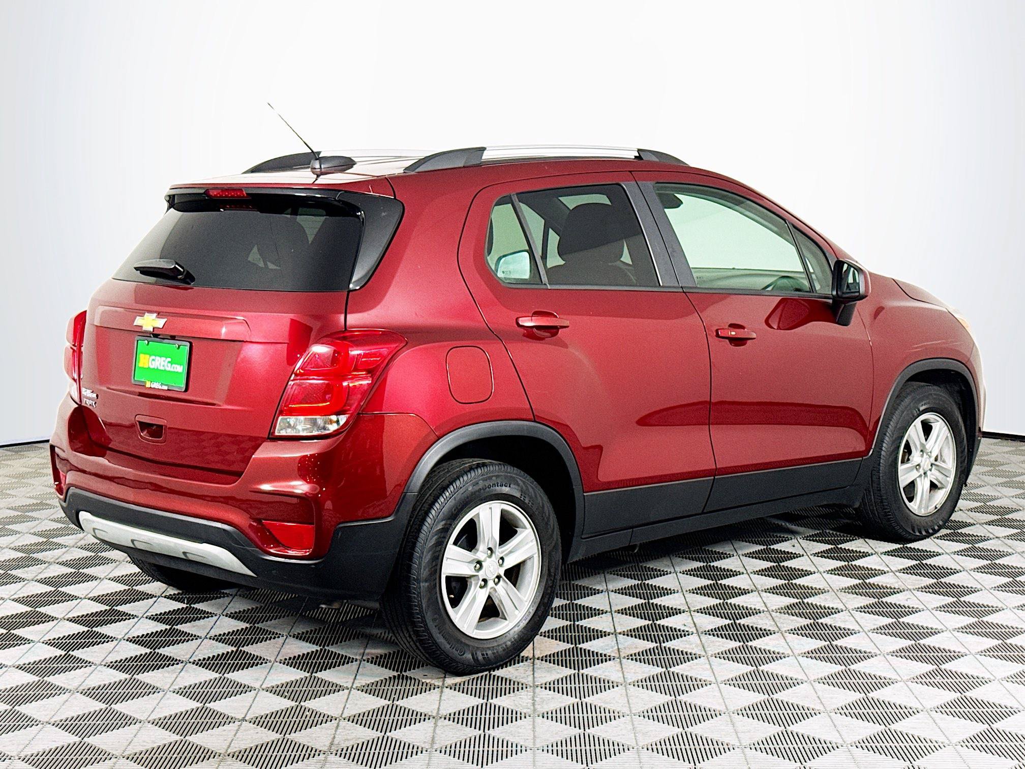Used 2022 Chevrolet Trax LT w/ LT Convenience Package FWD image 8