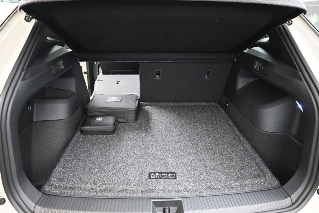 New 2026 Volkswagen Tiguan SE R-Line AWD/4WD image 19