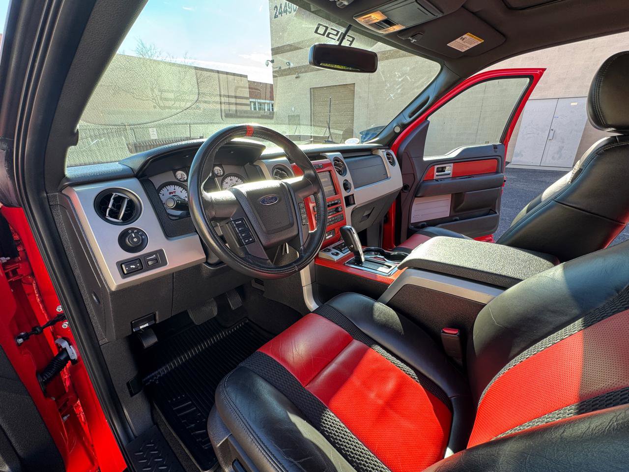 Used 2010 Ford F150 Raptor image 23