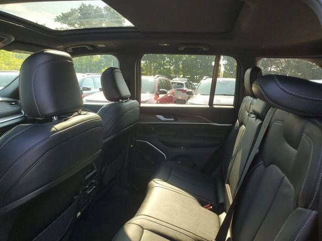 New 2026 Jeep Grand Cherokee Limited AWD/4WD image 9