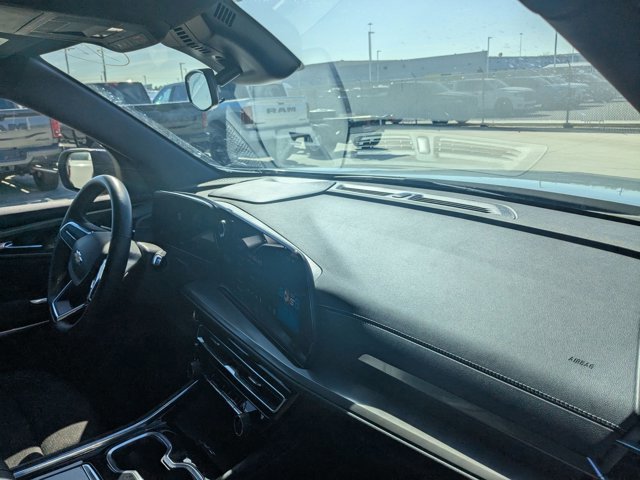 Used 2024 Chevrolet Traverse LT image 21