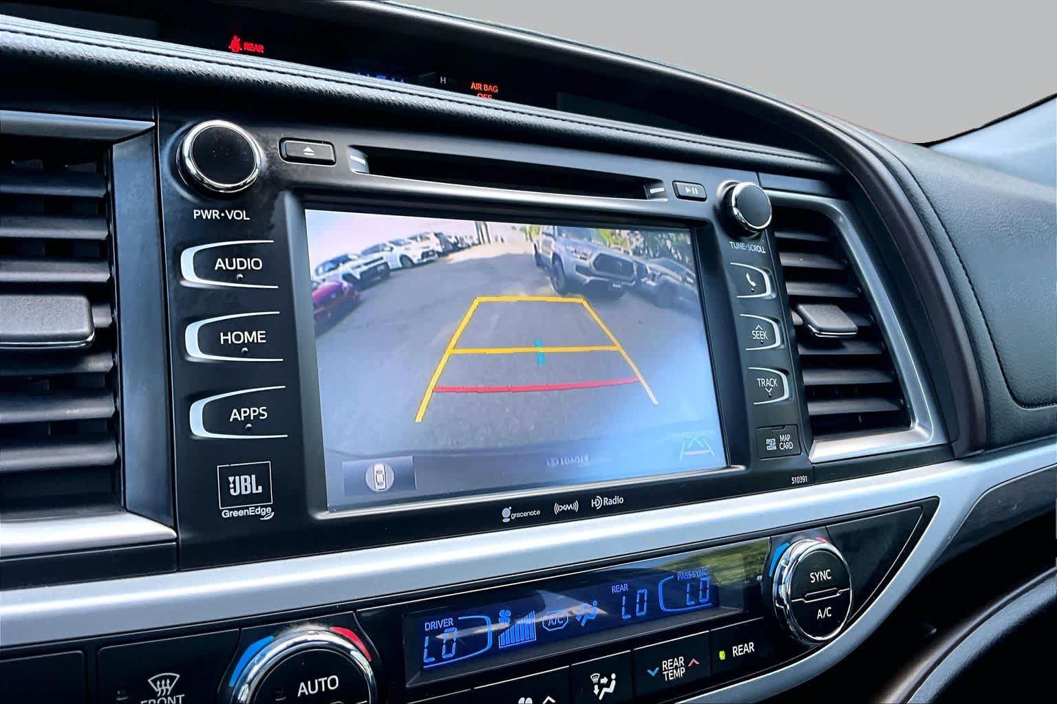 Used 2019 Toyota Highlander Limited Platinum AWD/4WD image 28