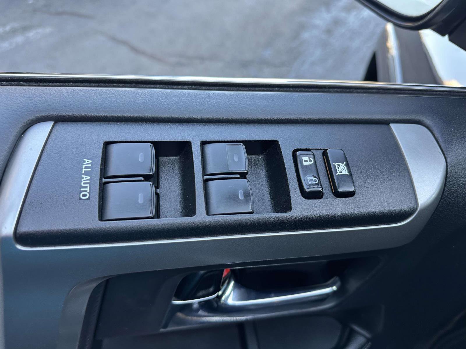 Used 2014 Toyota 4Runner Limited image 19