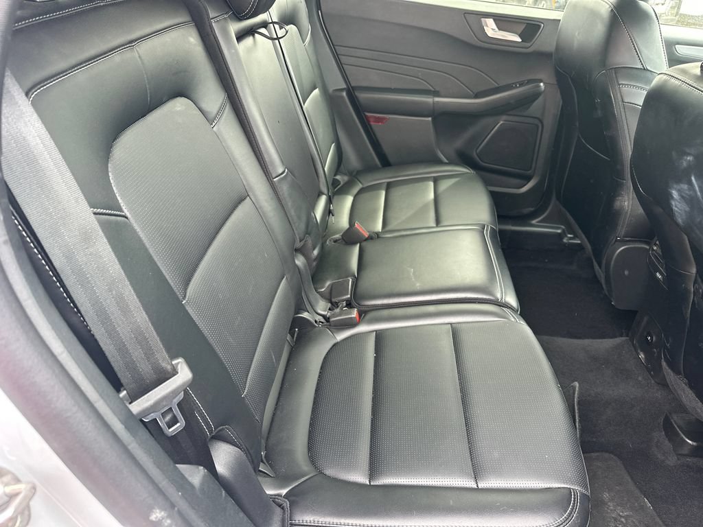 Used 2025 Ford Escape Platinum AWD/4WD image 15