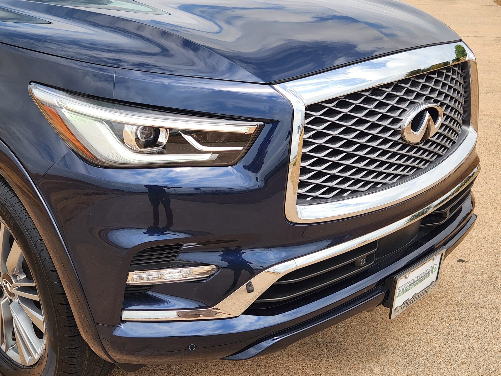 Used 2024 INFINITI QX80 Luxe RWD image 12