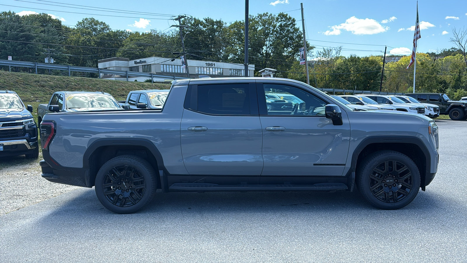 Used 2026 GMC Sierra EV Elevation w/ Premium Package AWD/4WD image 3