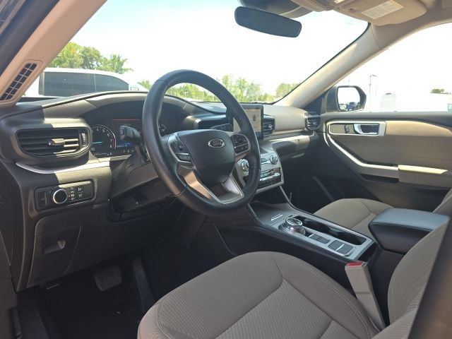 Used 2024 Ford Explorer XLT RWD image 24
