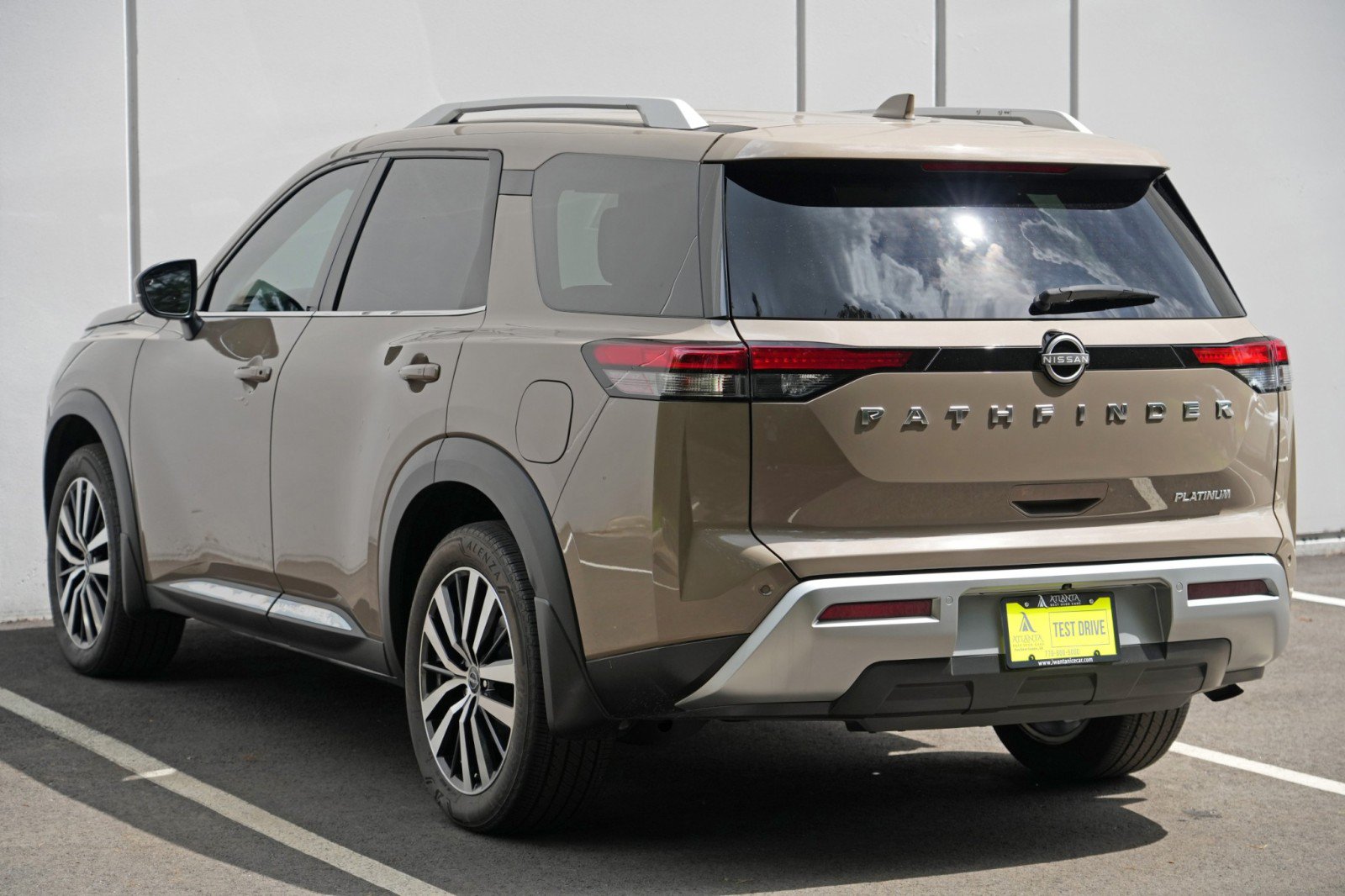 Used 2024 Nissan Pathfinder Platinum FWD image 51