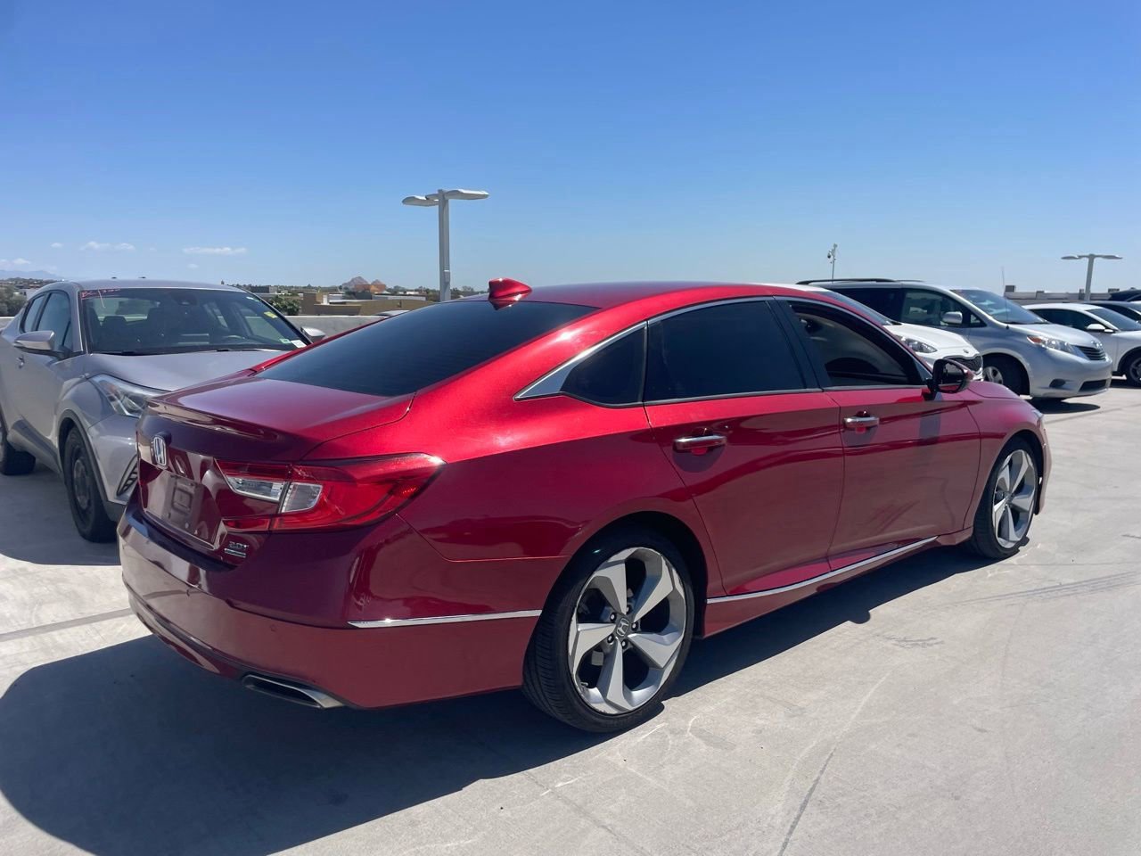 Used 2018 Honda Accord Touring image 2