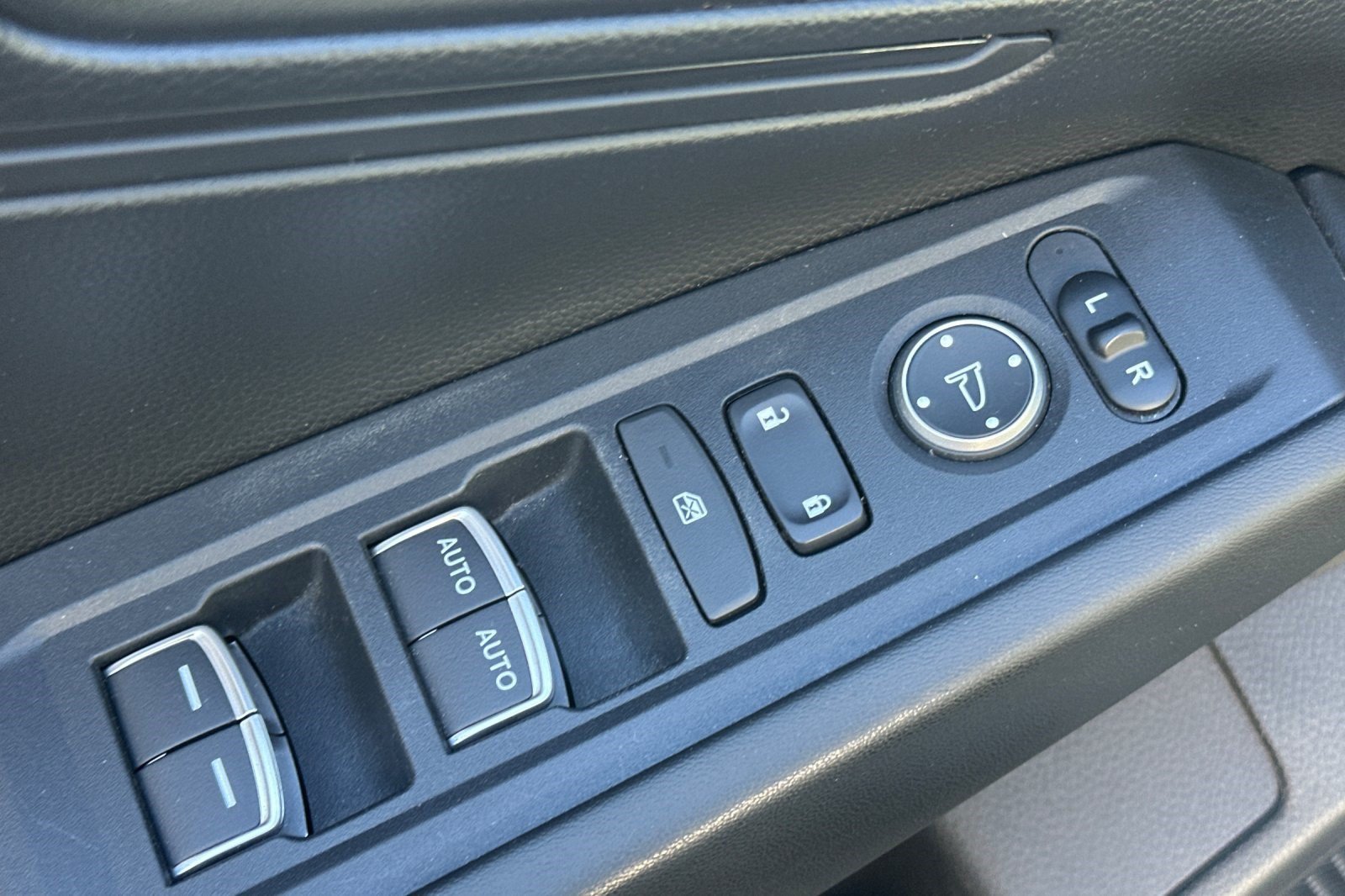 Used 2023 Honda Accord LX image 12