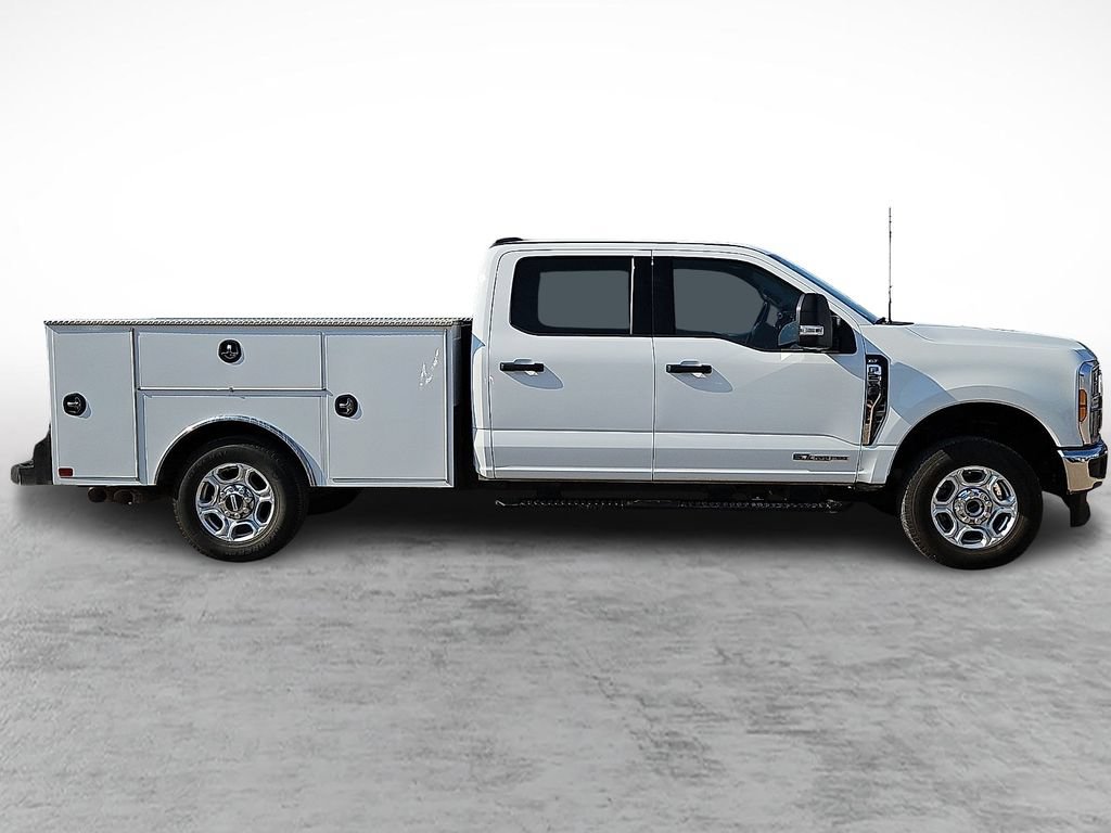 Used 2025 Ford F250 XLT w/ F-250 >10K GVWR Package AWD/4WD image 11