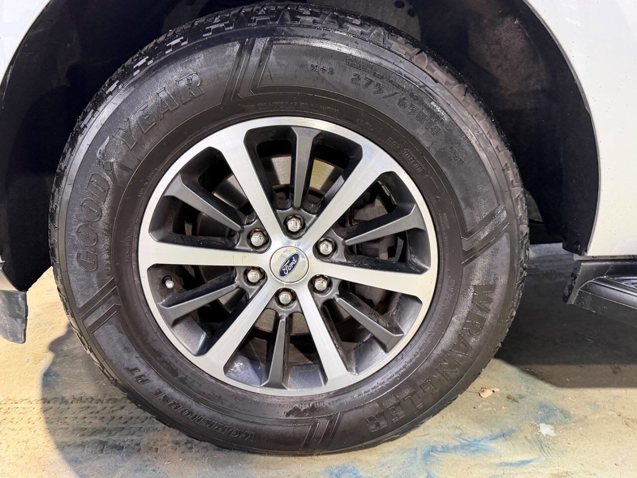 Used 2018 Ford Expedition XLT AWD/4WD image 30