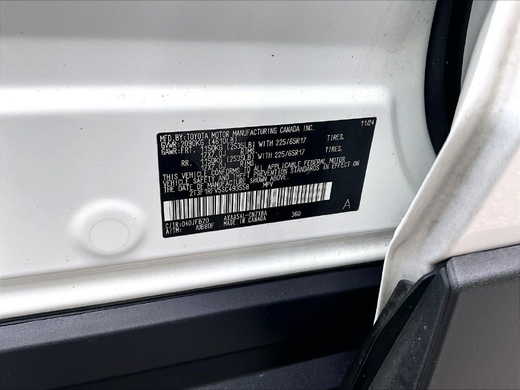 Used 2025 Toyota RAV4 LE AWD/4WD image 36