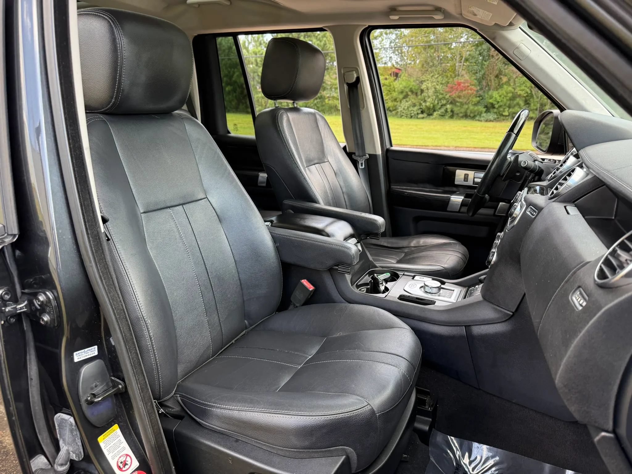 Used 2015 Land Rover LR4 HSE AWD/4WD image 27