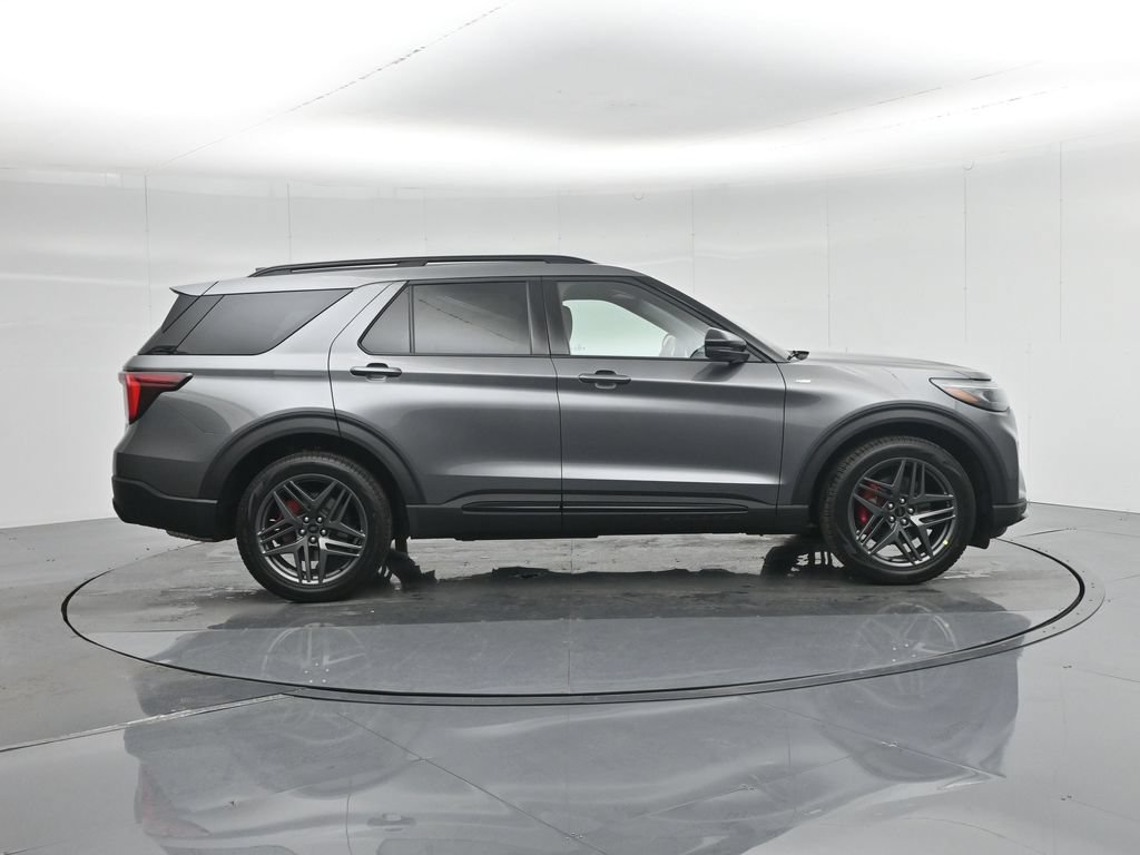 New 2026 Ford Explorer ST-Line w/ ST-Line Street Pack RWD image 31