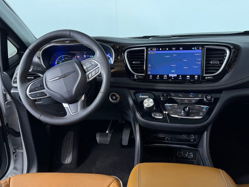Used 2023 Chrysler Pacifica Pinnacle image 15