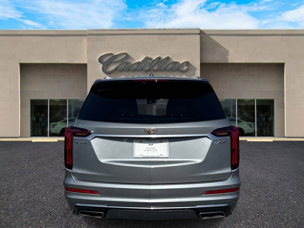 Used 2023 Cadillac XT6 Premium Luxury w/ Technology Package FWD image 4
