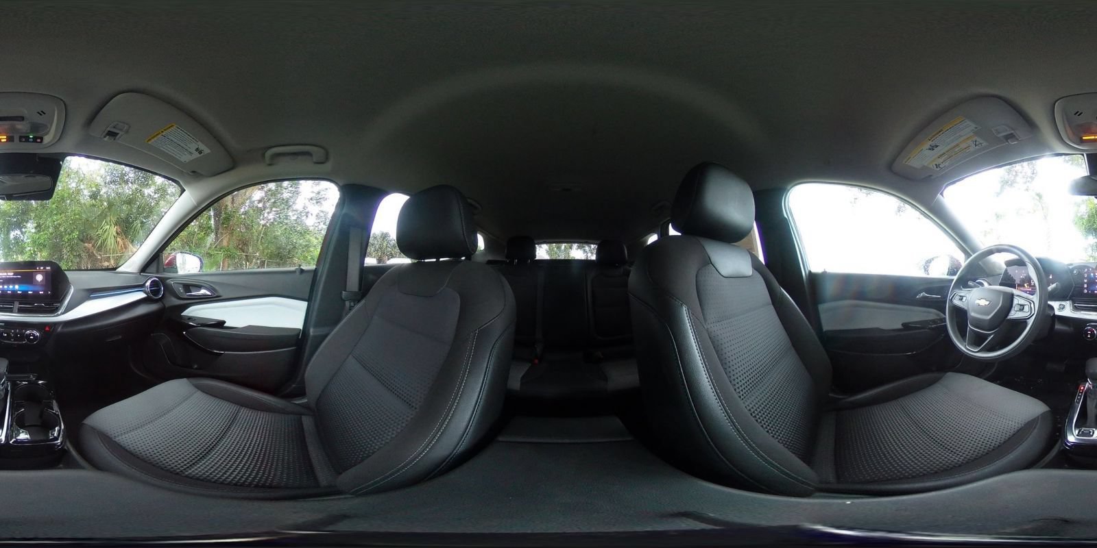 Used 2025 Chevrolet Trax LT FWD image 43