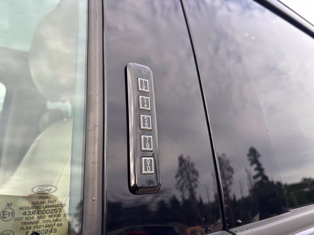 Used 2019 Ford F350 Lariat w/ Lariat Ultimate Package AWD/4WD image 12