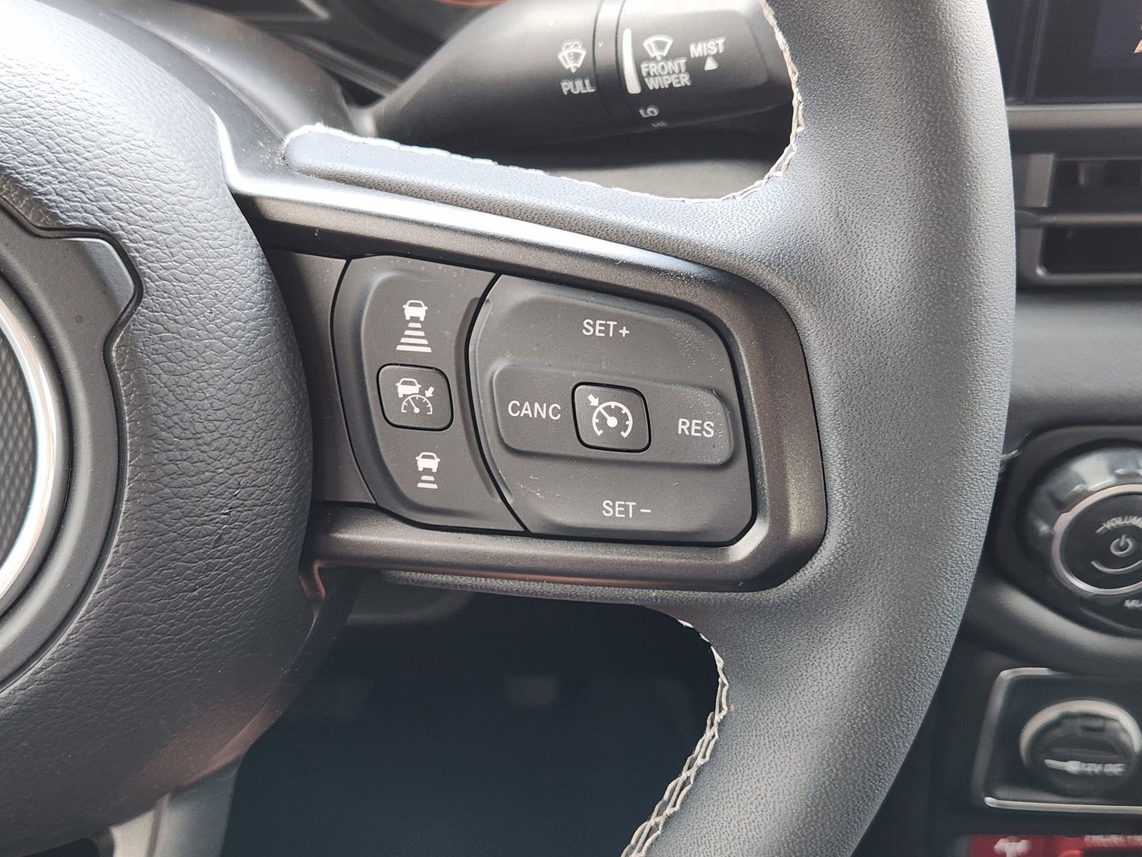 Used 2025 Jeep Gladiator Rubicon w/ Convenience Group image 36