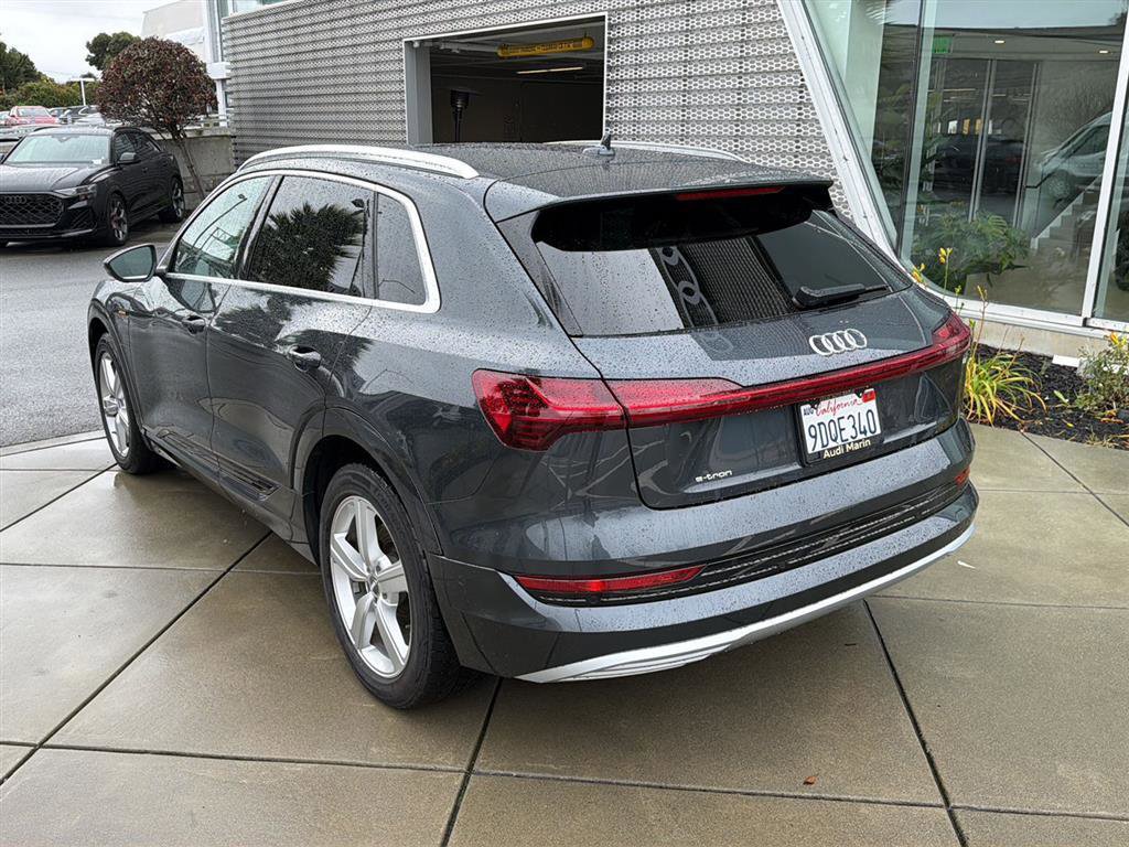 Used 2019 Audi e-tron Prestige w/ Prestige Package image 8