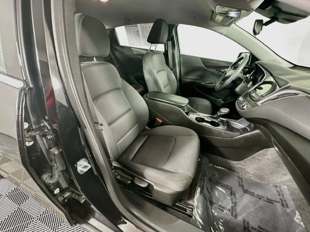 Used 2025 Chevrolet Malibu LT FWD image 37