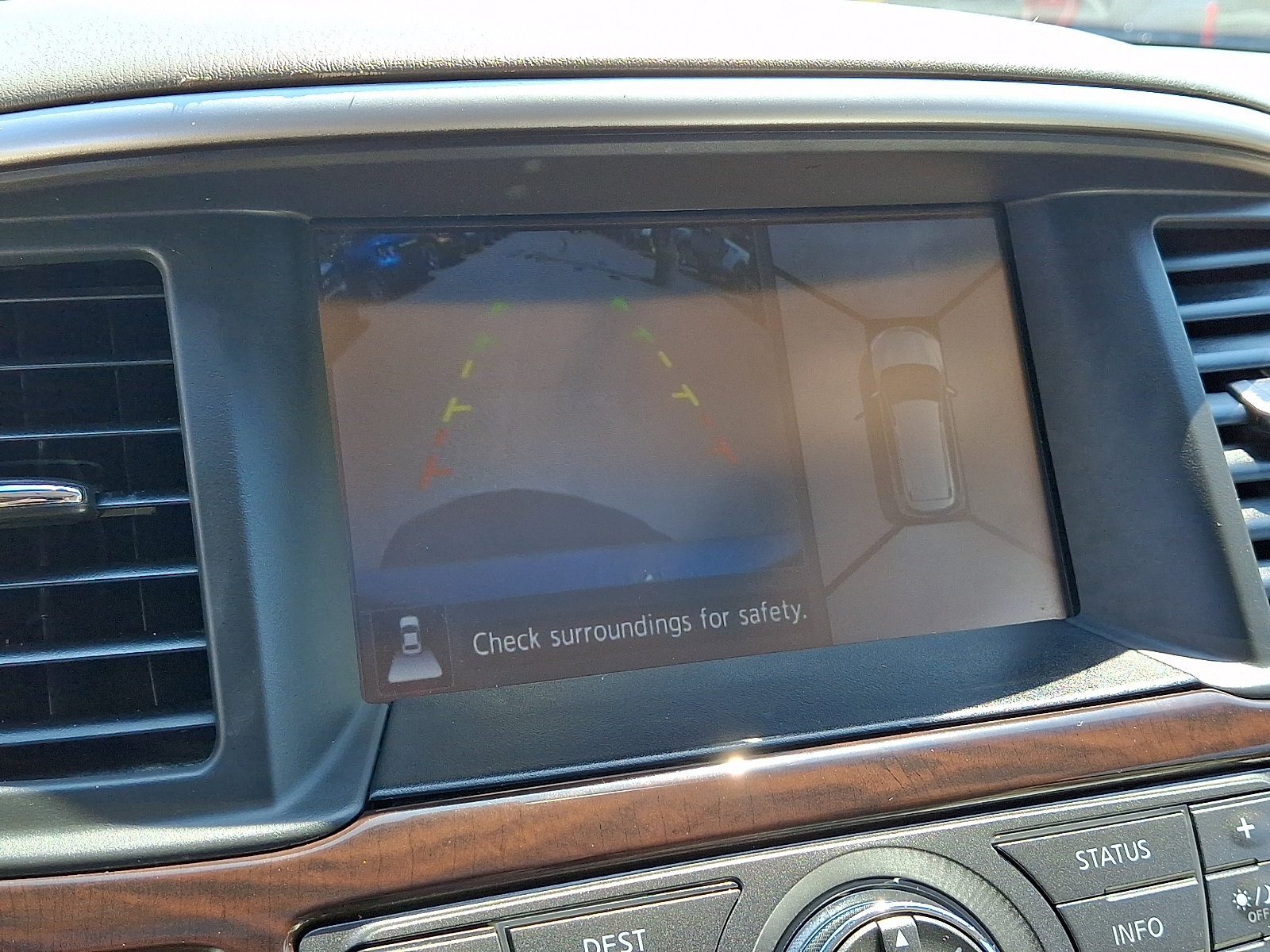 Used 2015 Nissan Pathfinder Platinum w/ Family Entertainment Package AWD/4WD image 24