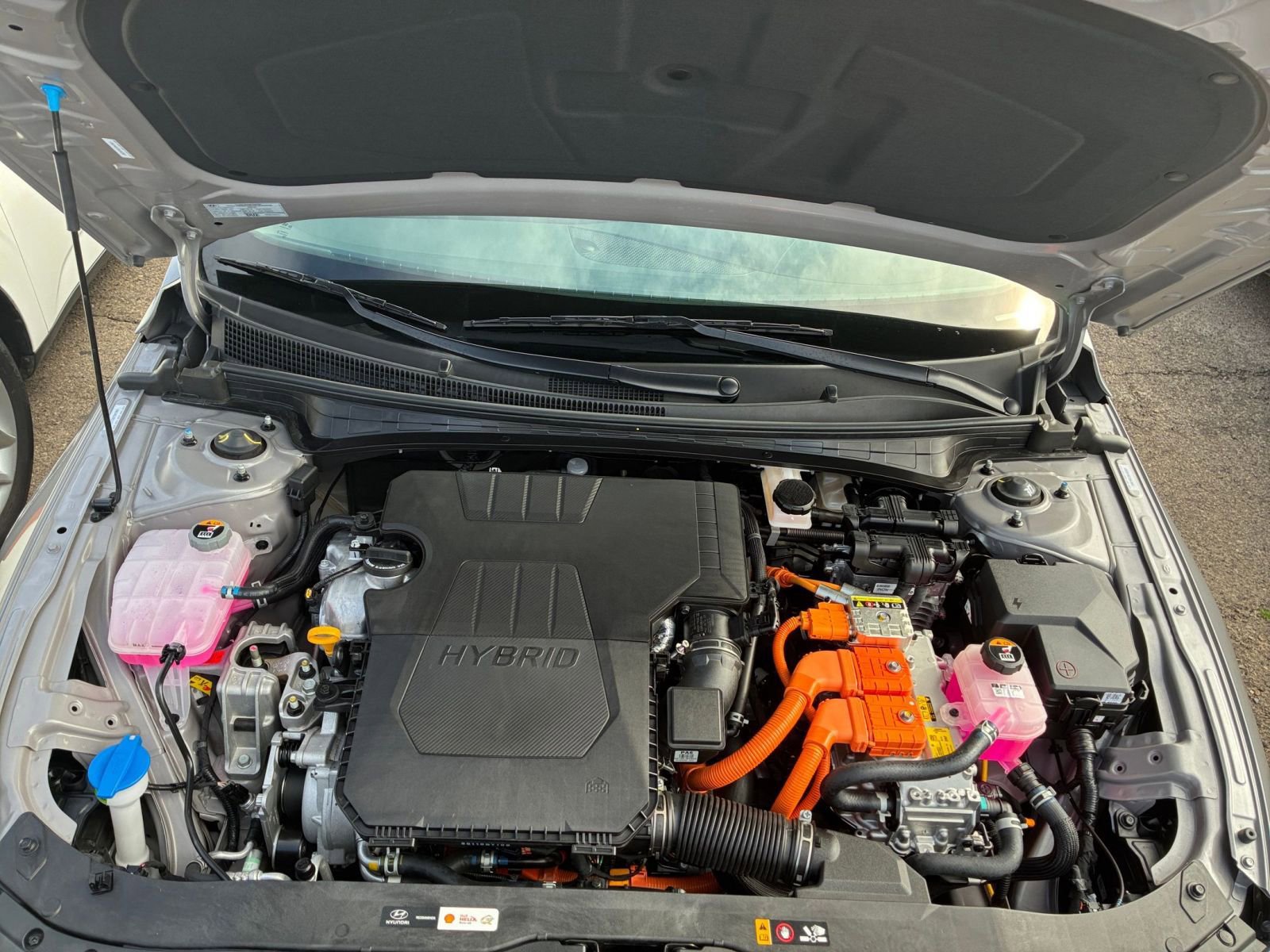 Used 2025 Hyundai Elantra Limited FWD image 34