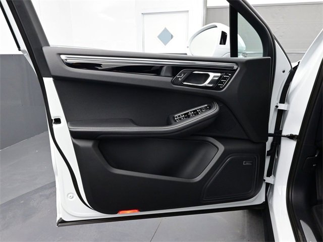 New 2026 Porsche Macan S image 7