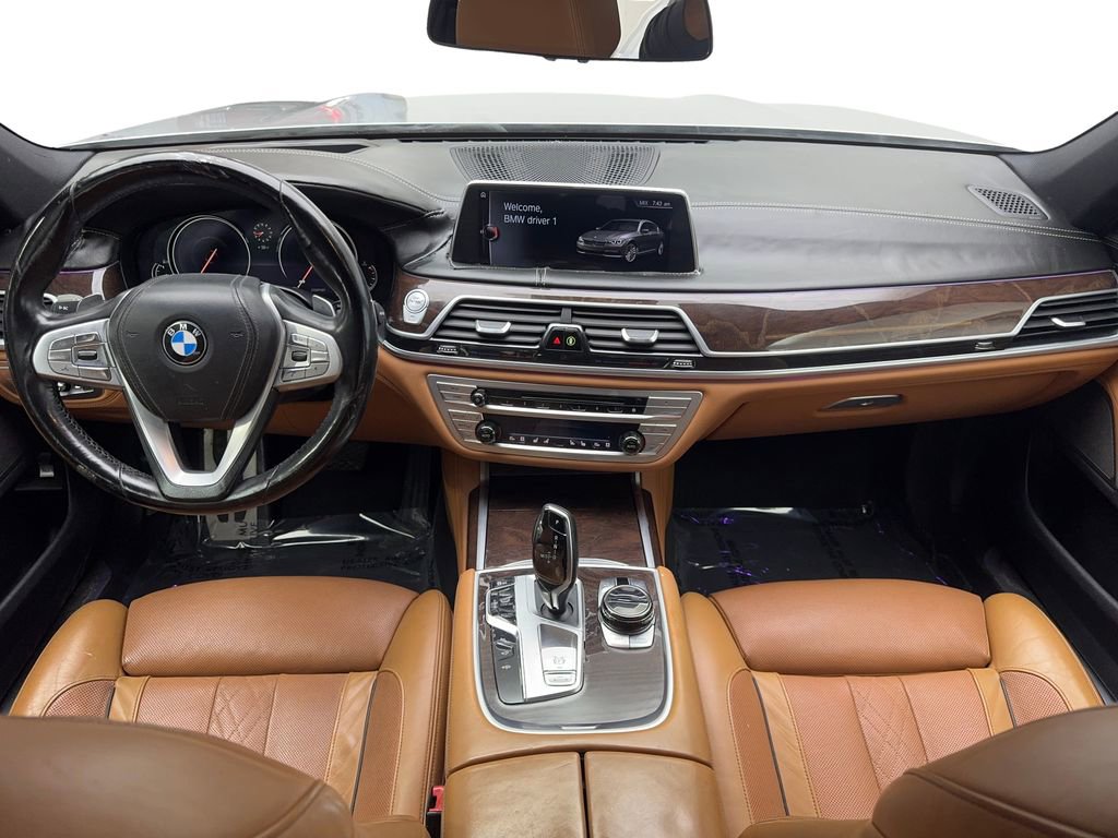 Used 2017 BMW 750i xDrive image 52