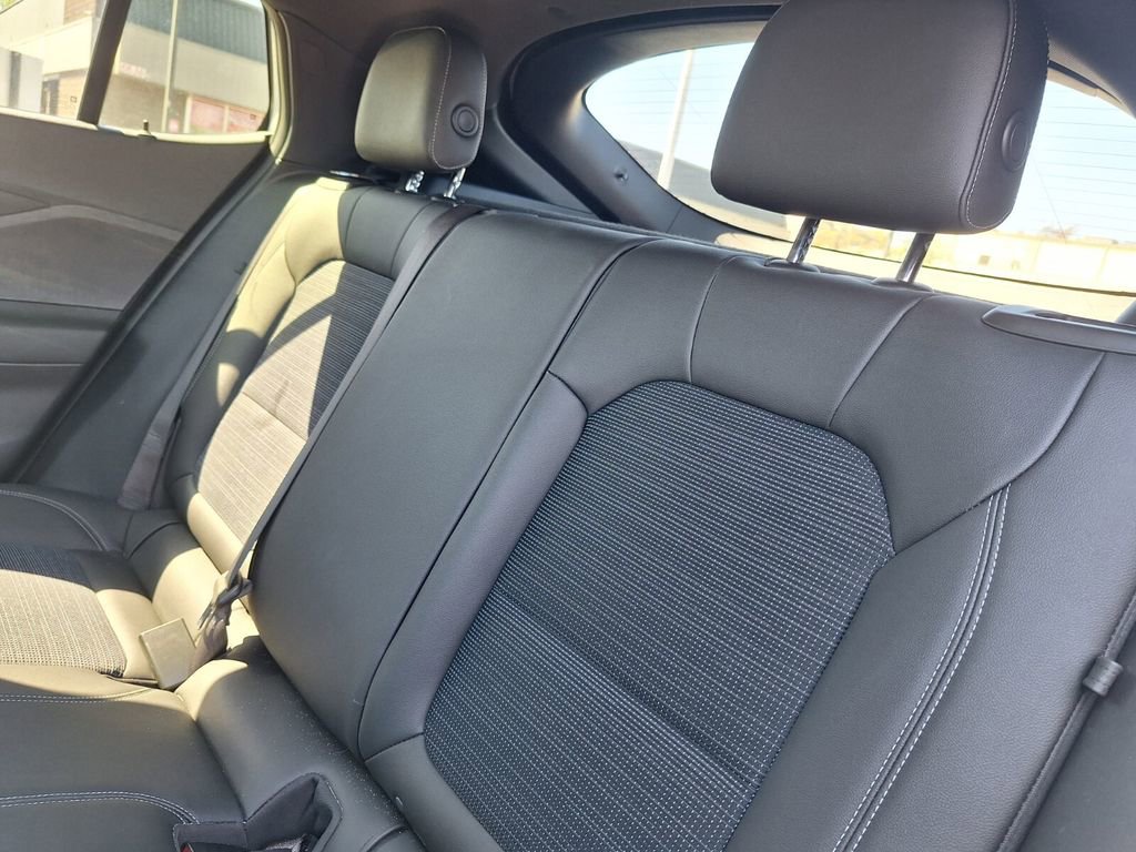 Used 2025 Buick Envista Preferred image 20