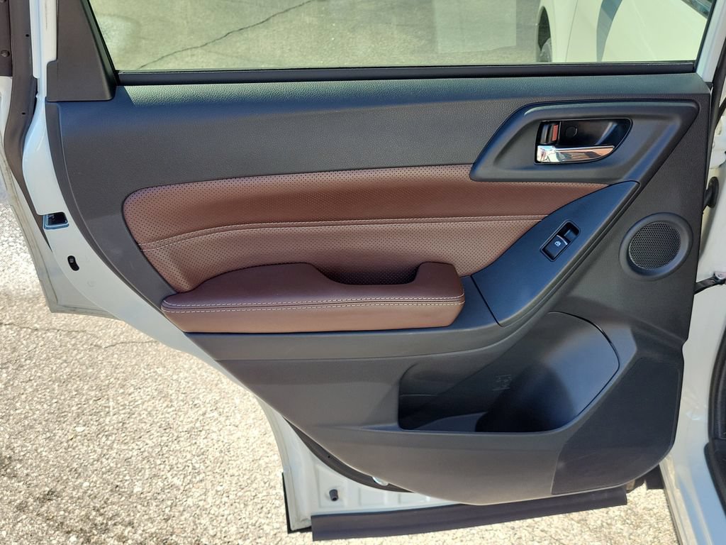 Used 2018 Subaru Forester 2.5i Touring AWD/4WD image 10