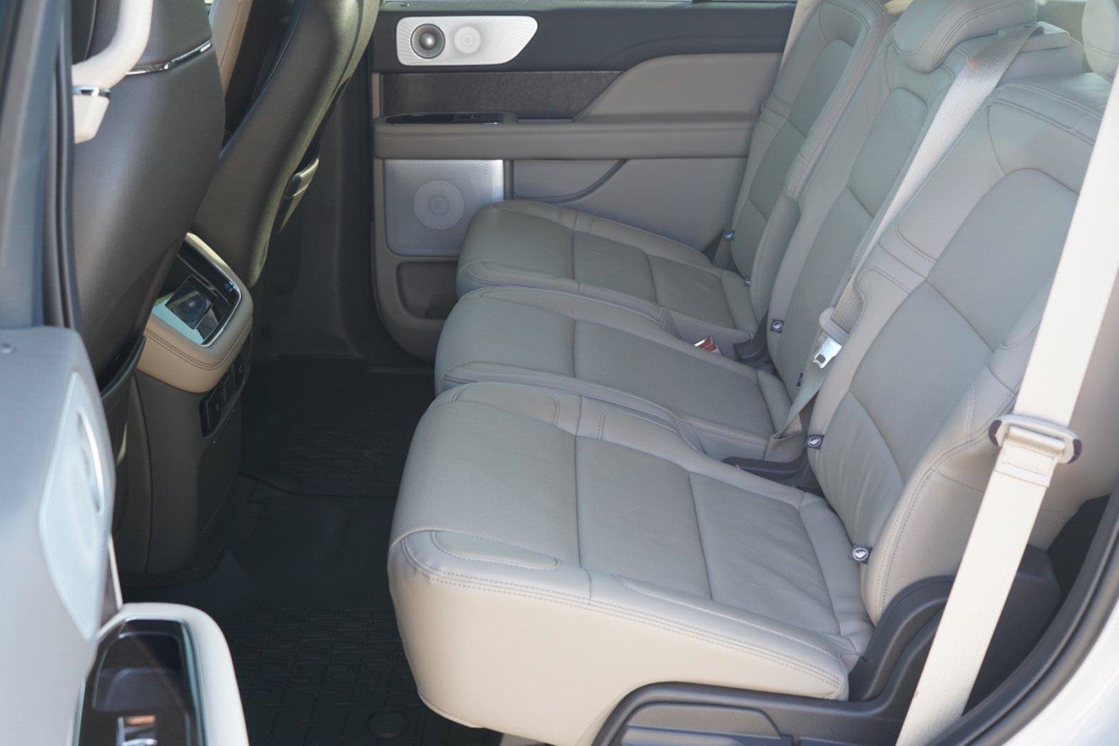 Used 2024 Lincoln Navigator Reserve AWD/4WD image 23