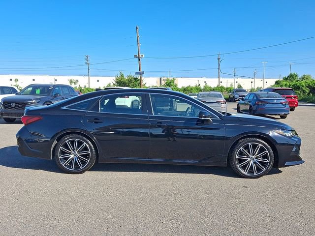 Used 2019 Toyota Avalon XSE FWD image 7