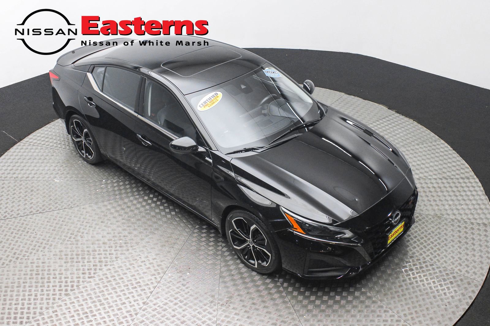 Used 2023 Nissan Altima 2.5 SR w/ SR Premium Package image 3