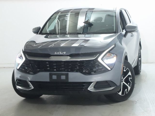 Used 2023 Kia Sportage EX FWD image 3