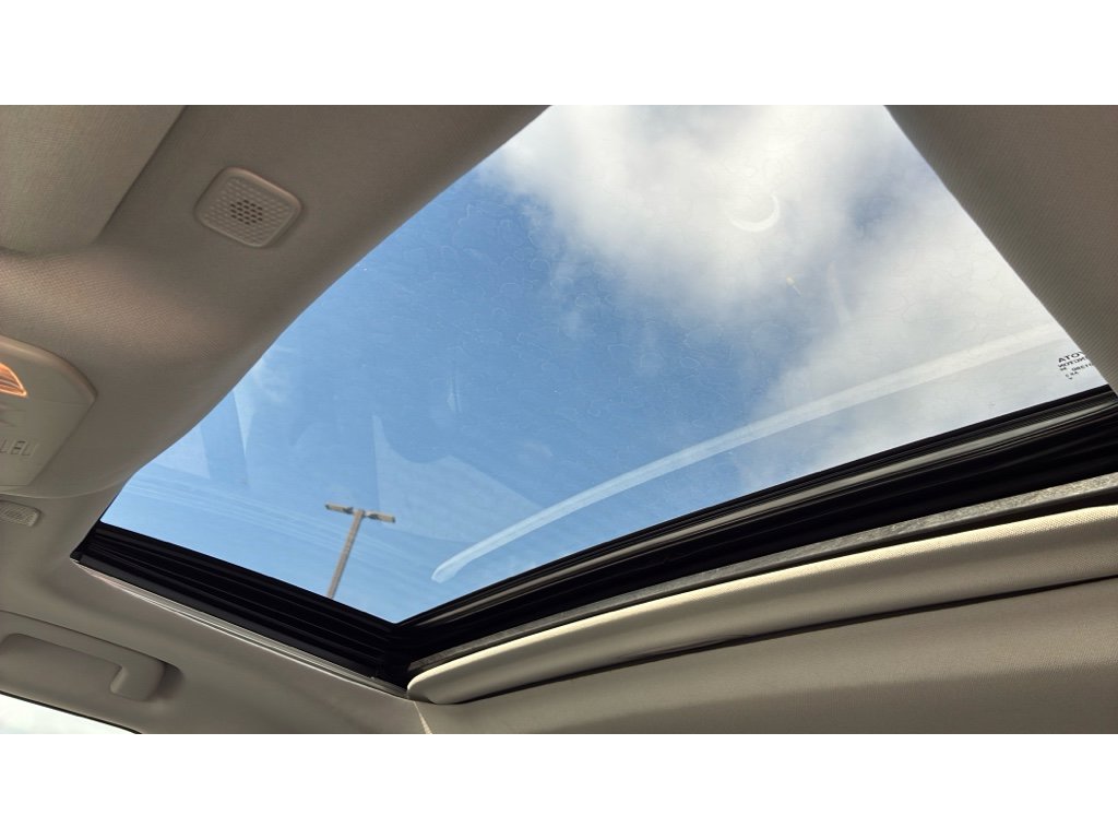 Used 2023 Toyota Highlander XLE image 17