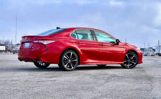 Used 2019 Toyota Camry XSE FWD image 2