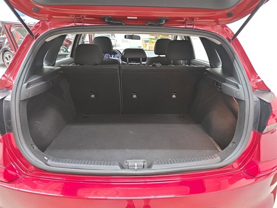 Used 2018 Hyundai Elantra GT FWD image 24