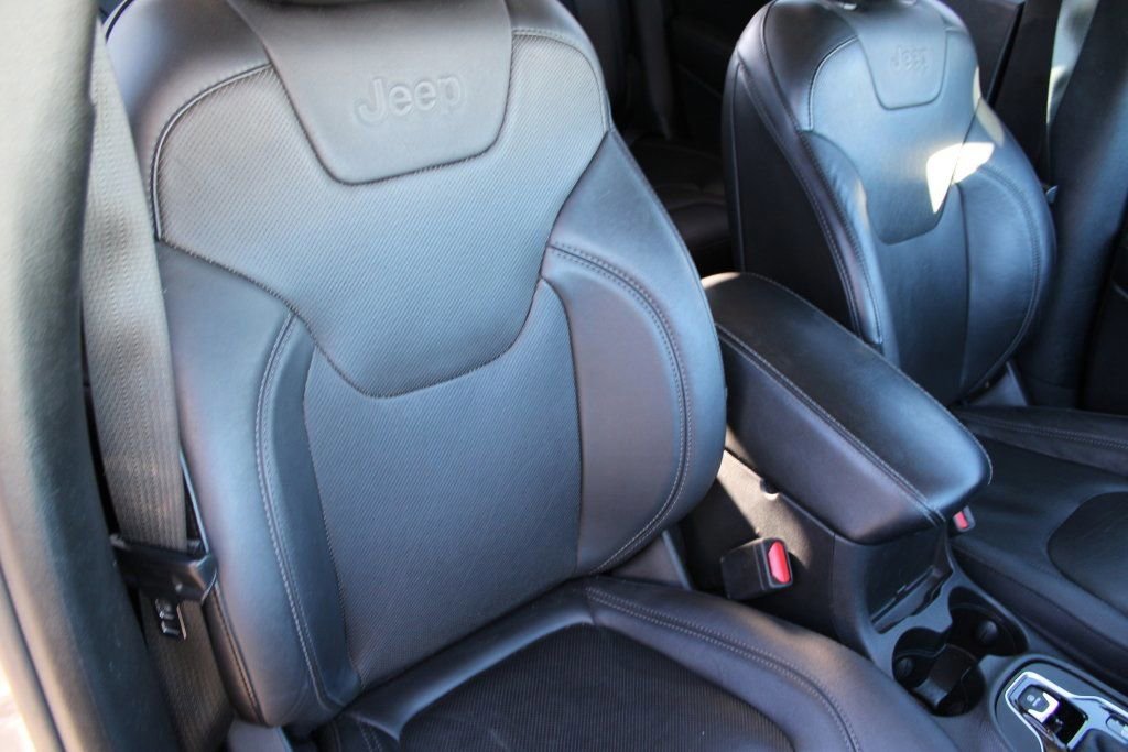 Used 2021 Jeep Cherokee Limited image 29