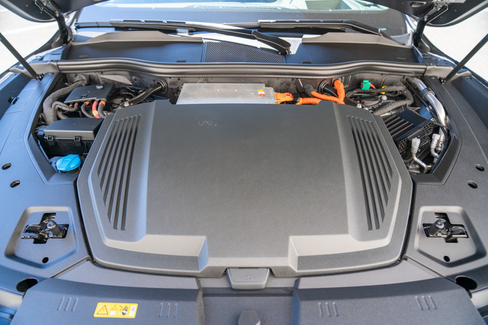 Used 2019 Audi e-tron Prestige w/ Prestige Package AWD/4WD image 26
