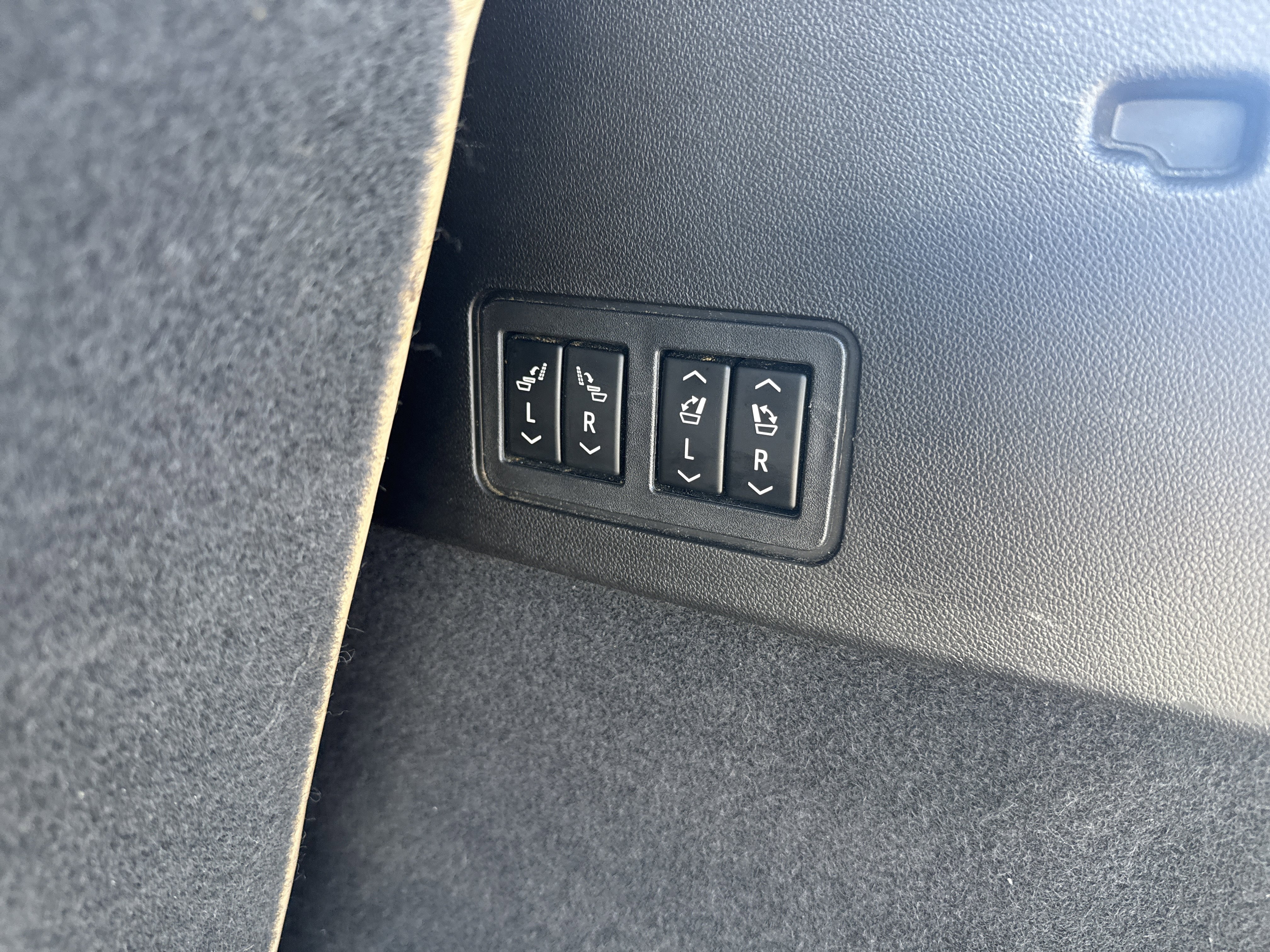 Used 2022 Cadillac XT6 Premium Luxury w/ Platinum Package image 6