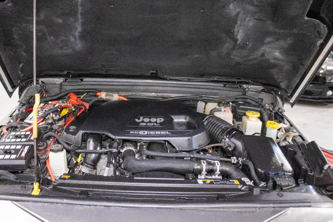 Used 2022 Jeep Gladiator Sport image 16