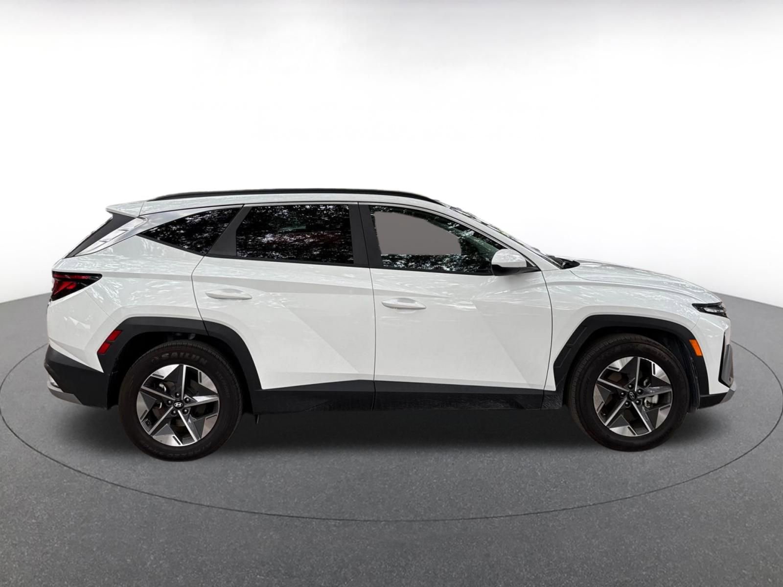 Used 2025 Hyundai Tucson SEL FWD image 8