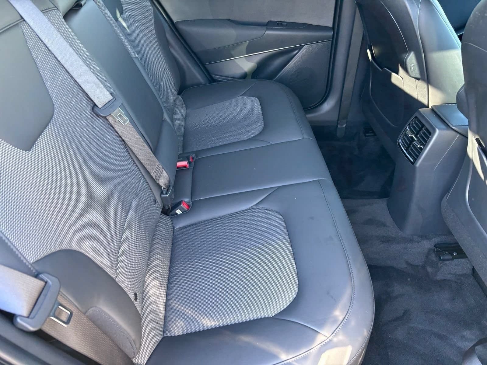 Used 2024 Kia Niro EX FWD image 15