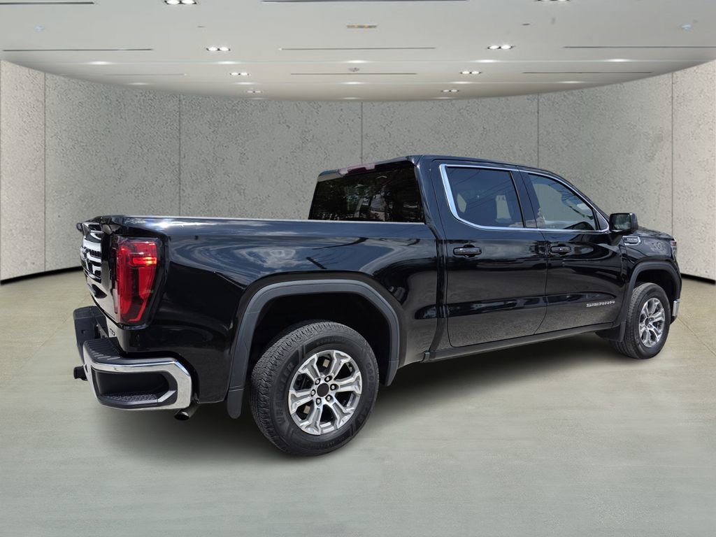 Used 2024 GMC Sierra 1500 SLT AWD/4WD image 3
