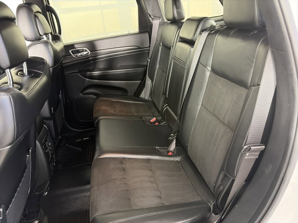 Used 2022 Jeep Grand Cherokee Laredo X image 13