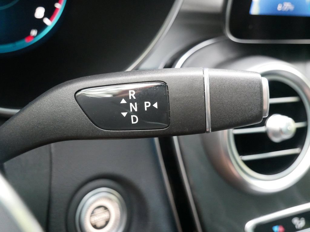 Used 2021 Mercedes-Benz GLC 300 4MATIC image 27