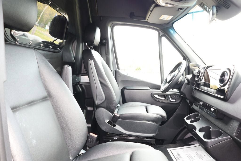 Used 2023 Mercedes-Benz Sprinter 2500 image 26