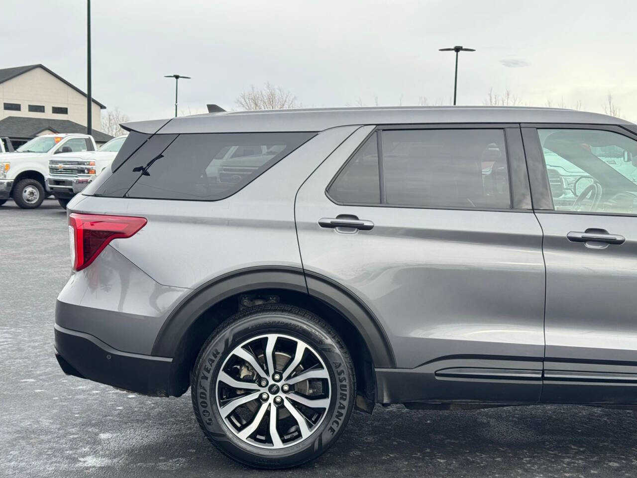 Used 2021 Ford Explorer ST image 4